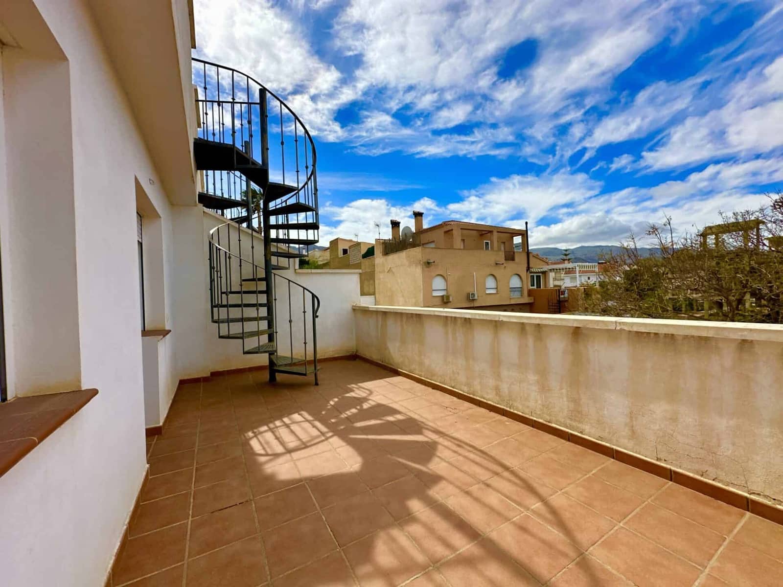 2 bedroom Penthouse for sale in Turre with garage - € 72,000 (Ref: 9603132)