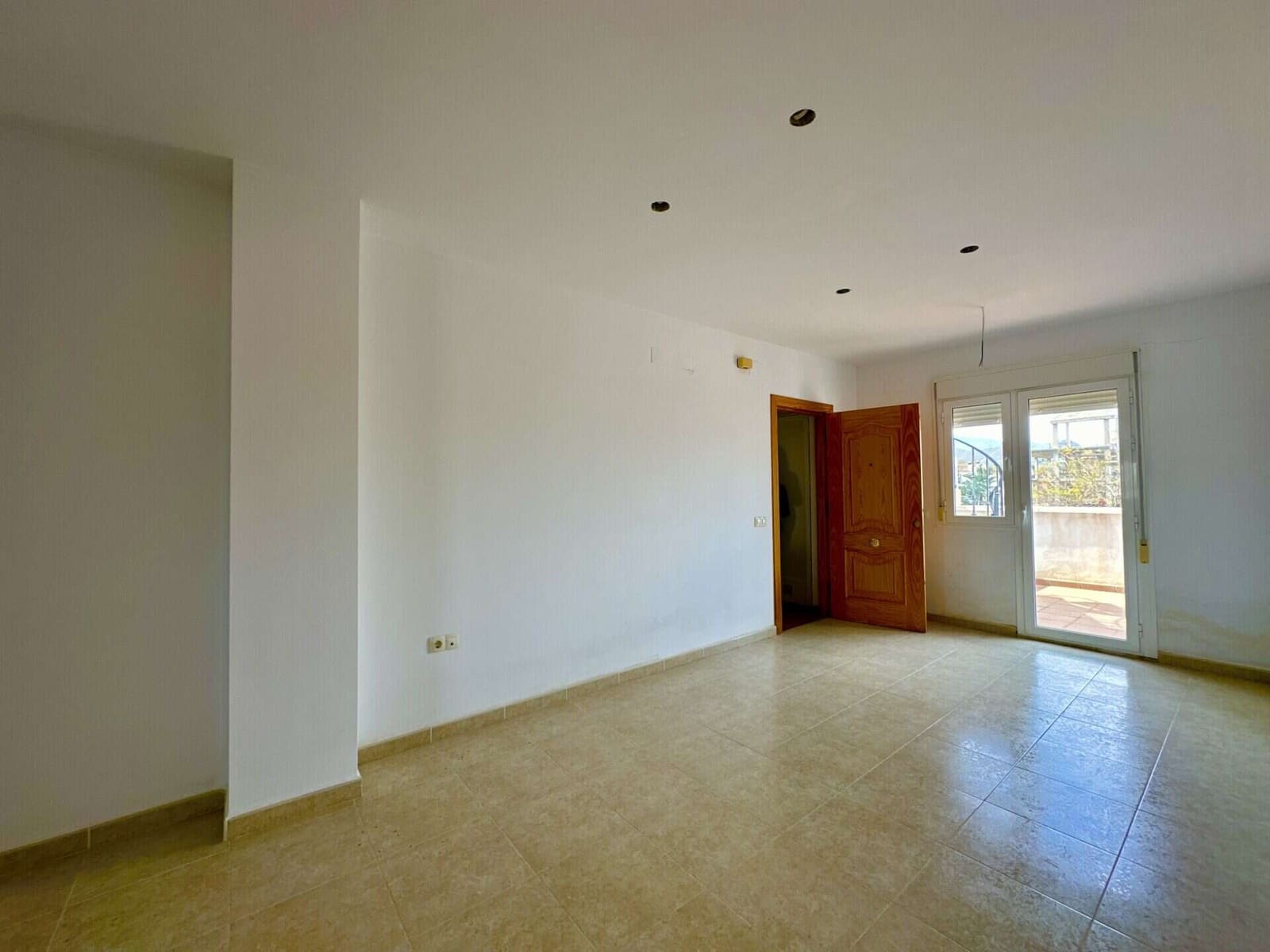 2 bedroom Penthouse for sale in Turre with garage - € 72,000 (Ref: 9603132)