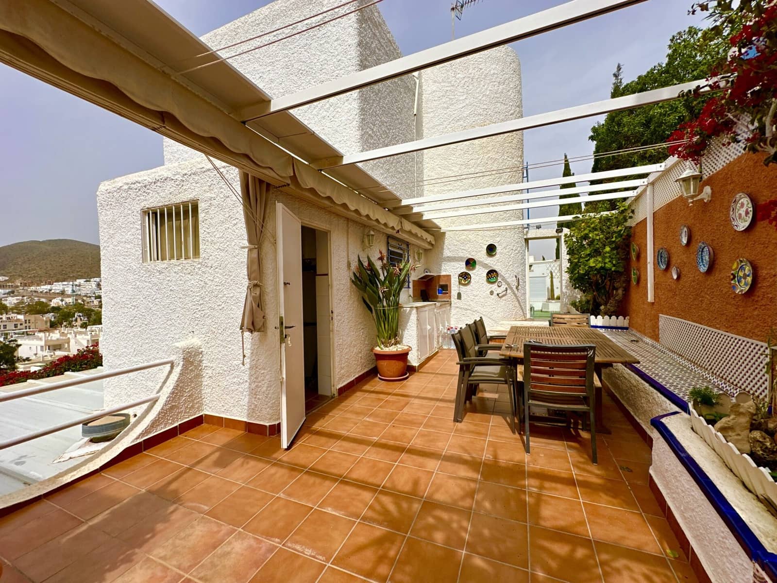 5 bedroom Villa for sale in San Jose with pool garage - € 990,000 (Ref: 9603135)
