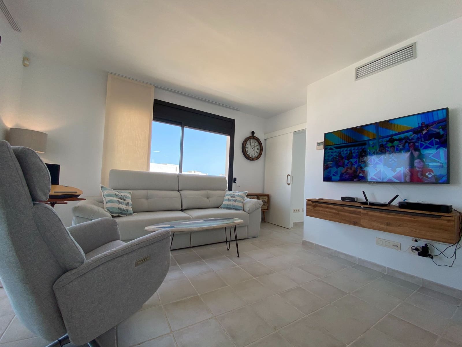 2 bedroom Penthouse for rent in Mojacar with pool garage - € 995 (Ref: 9603142)