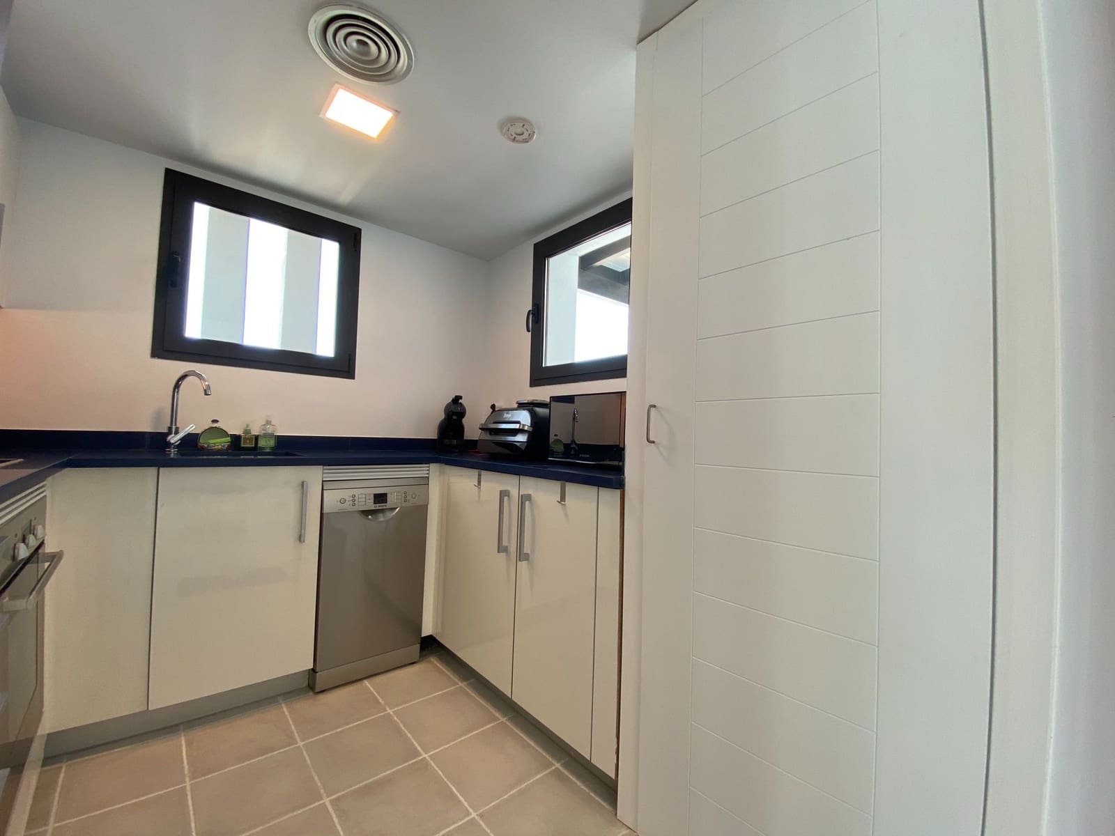 2 bedroom Penthouse for rent in Mojacar with pool garage - € 995 (Ref: 9603142)