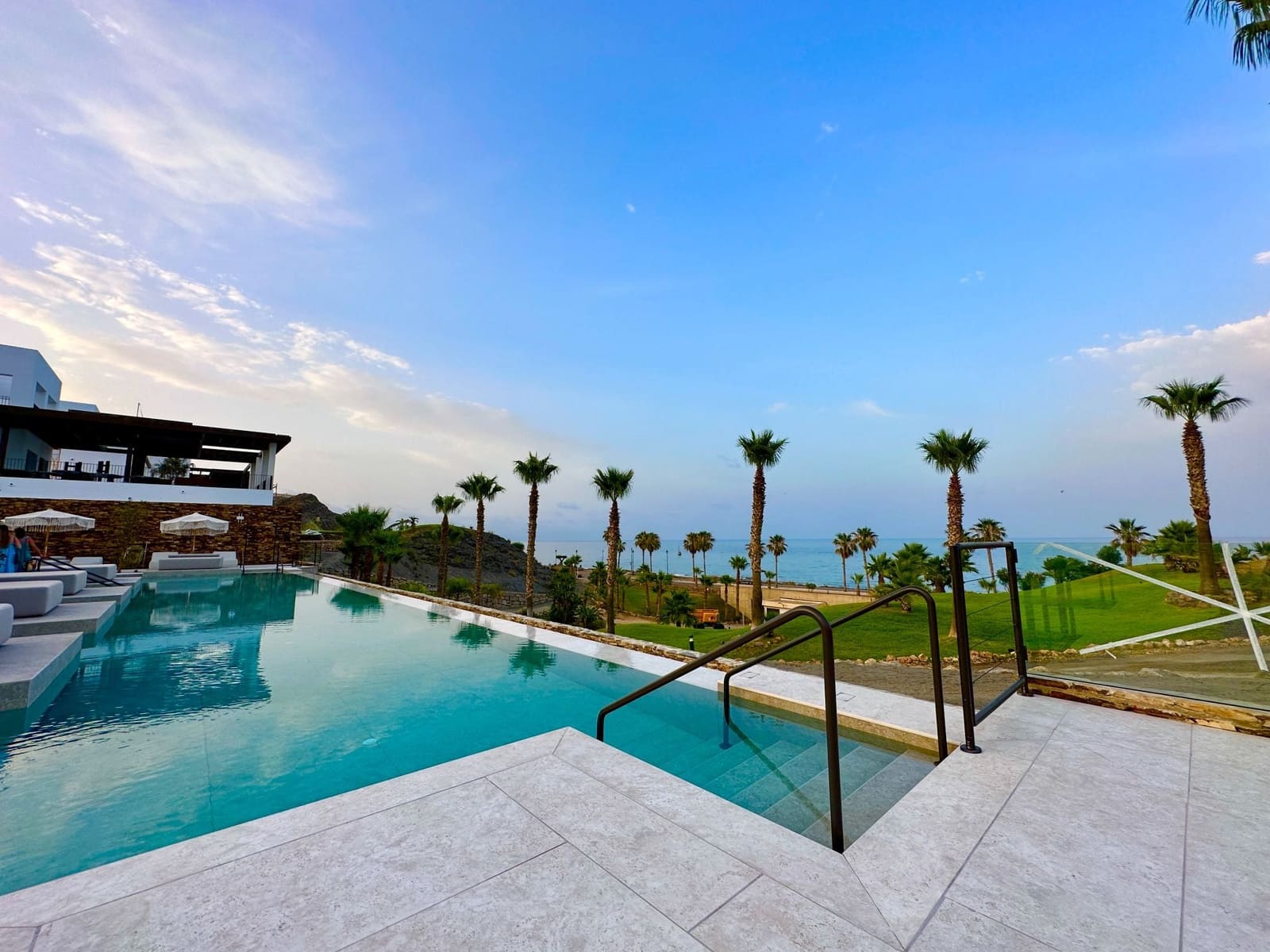 2 bedroom Penthouse for sale in Mojacar with pool garage - € 359,000 (Ref: 9603143)