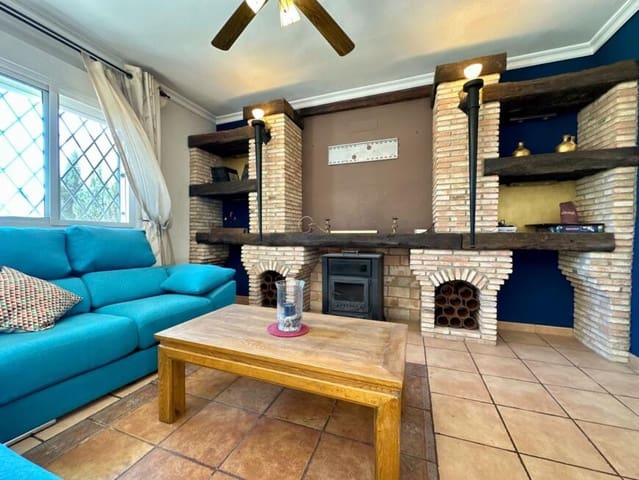 6 bedroom Villa for sale in Villaricos, Cuevas del Almanzora with pool garage - € 275,000 (Ref: 9603145)