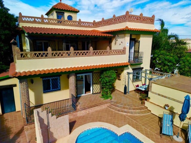 6 bedroom Villa for sale in Villaricos, Cuevas del Almanzora with pool garage - € 275,000 (Ref: 9603145)