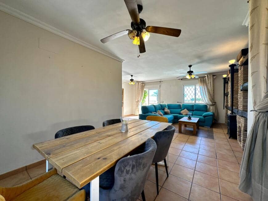 6 bedroom Villa for sale in Villaricos with pool garage - € 275,000 (Ref: 9603145)