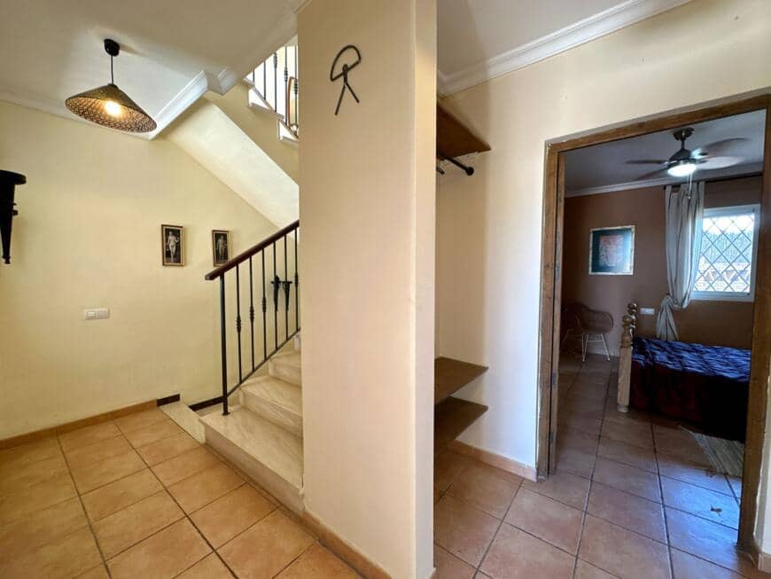 6 bedroom Villa for sale in Villaricos with pool garage - € 275,000 (Ref: 9603145)