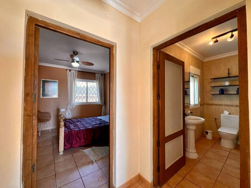 6 bedroom Villa for sale in Villaricos with pool garage - € 275,000 (Ref: 9603145)