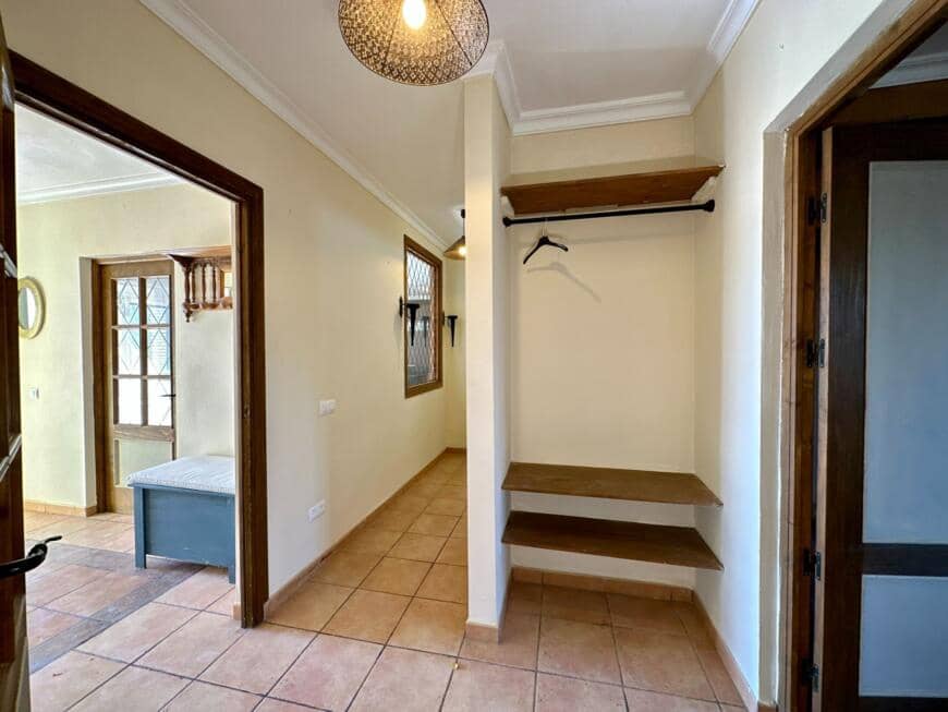 6 bedroom Villa for sale in Villaricos with pool garage - € 275,000 (Ref: 9603145)