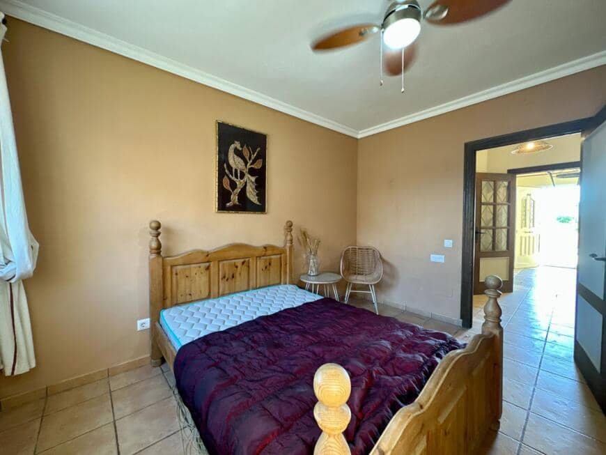 6 bedroom Villa for sale in Villaricos with pool garage - € 275,000 (Ref: 9603145)