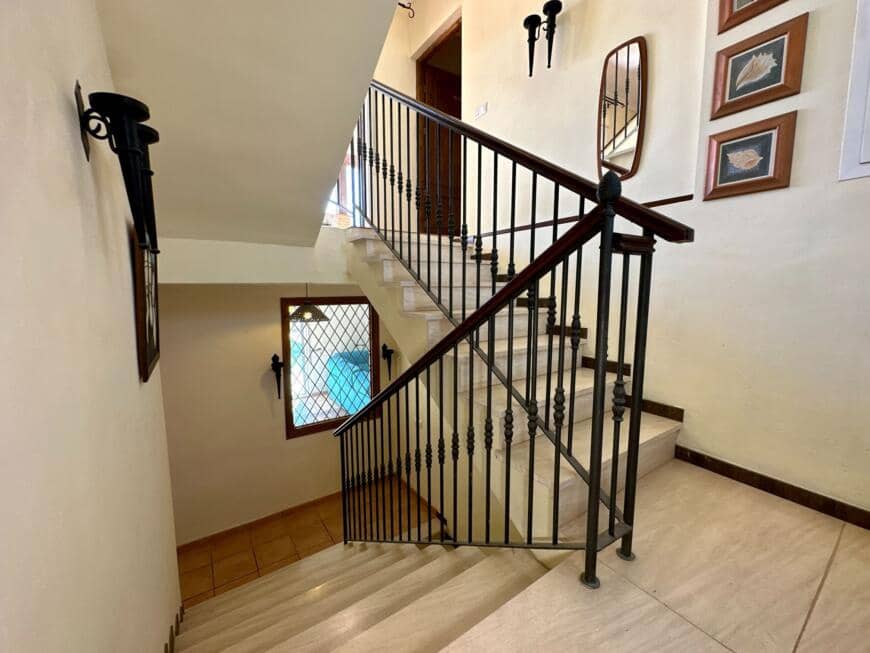 6 bedroom Villa for sale in Villaricos with pool garage - € 275,000 (Ref: 9603145)