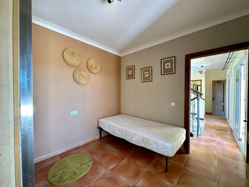 6 bedroom Villa for sale in Villaricos with pool garage - € 275,000 (Ref: 9603145)