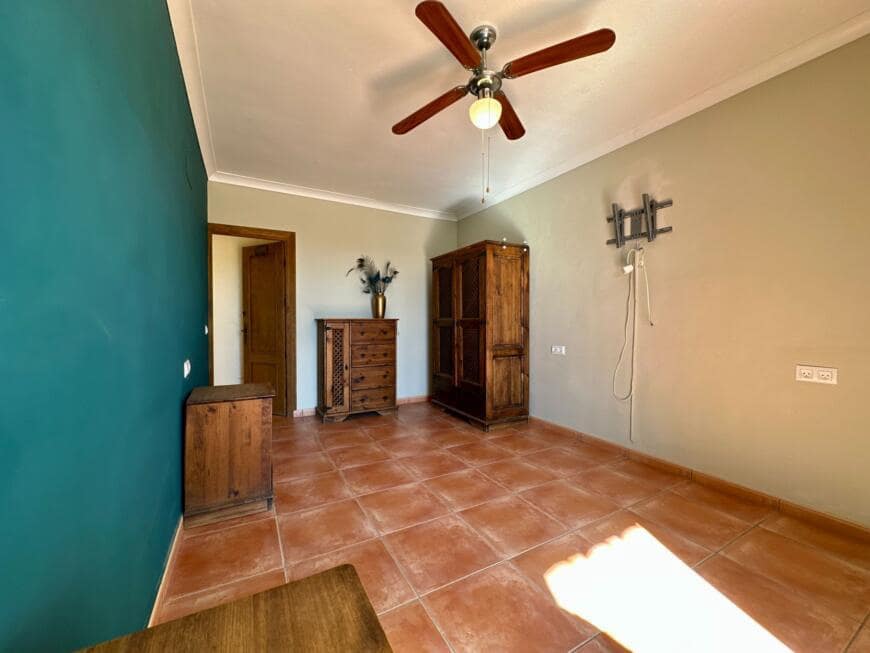 6 bedroom Villa for sale in Villaricos with pool garage - € 275,000 (Ref: 9603145)