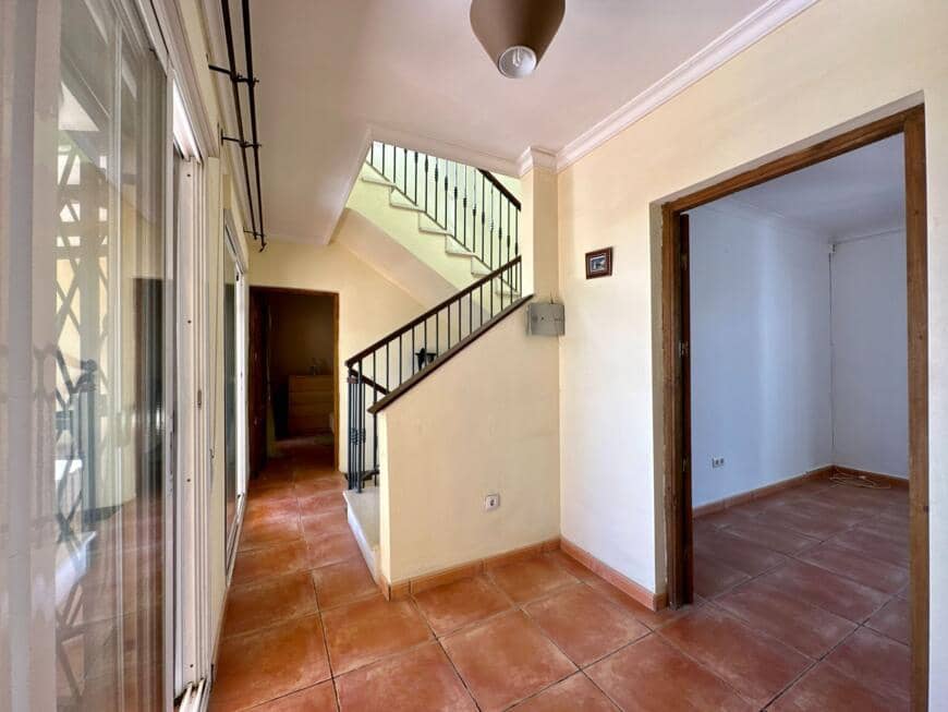 6 bedroom Villa for sale in Villaricos with pool garage - € 275,000 (Ref: 9603145)