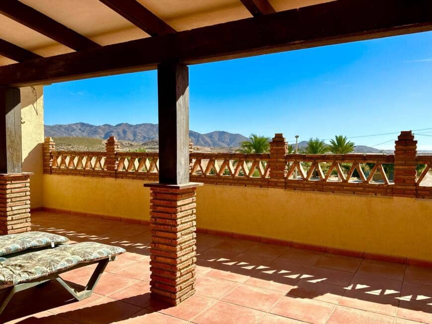 6 bedroom Villa for sale in Villaricos with pool garage - € 275,000 (Ref: 9603145)