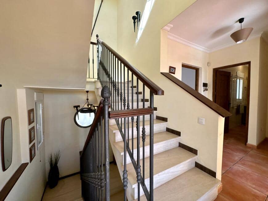 6 bedroom Villa for sale in Villaricos with pool garage - € 275,000 (Ref: 9603145)