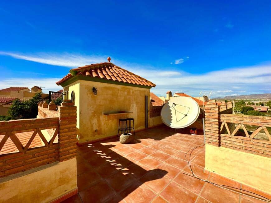 6 bedroom Villa for sale in Villaricos with pool garage - € 275,000 (Ref: 9603145)