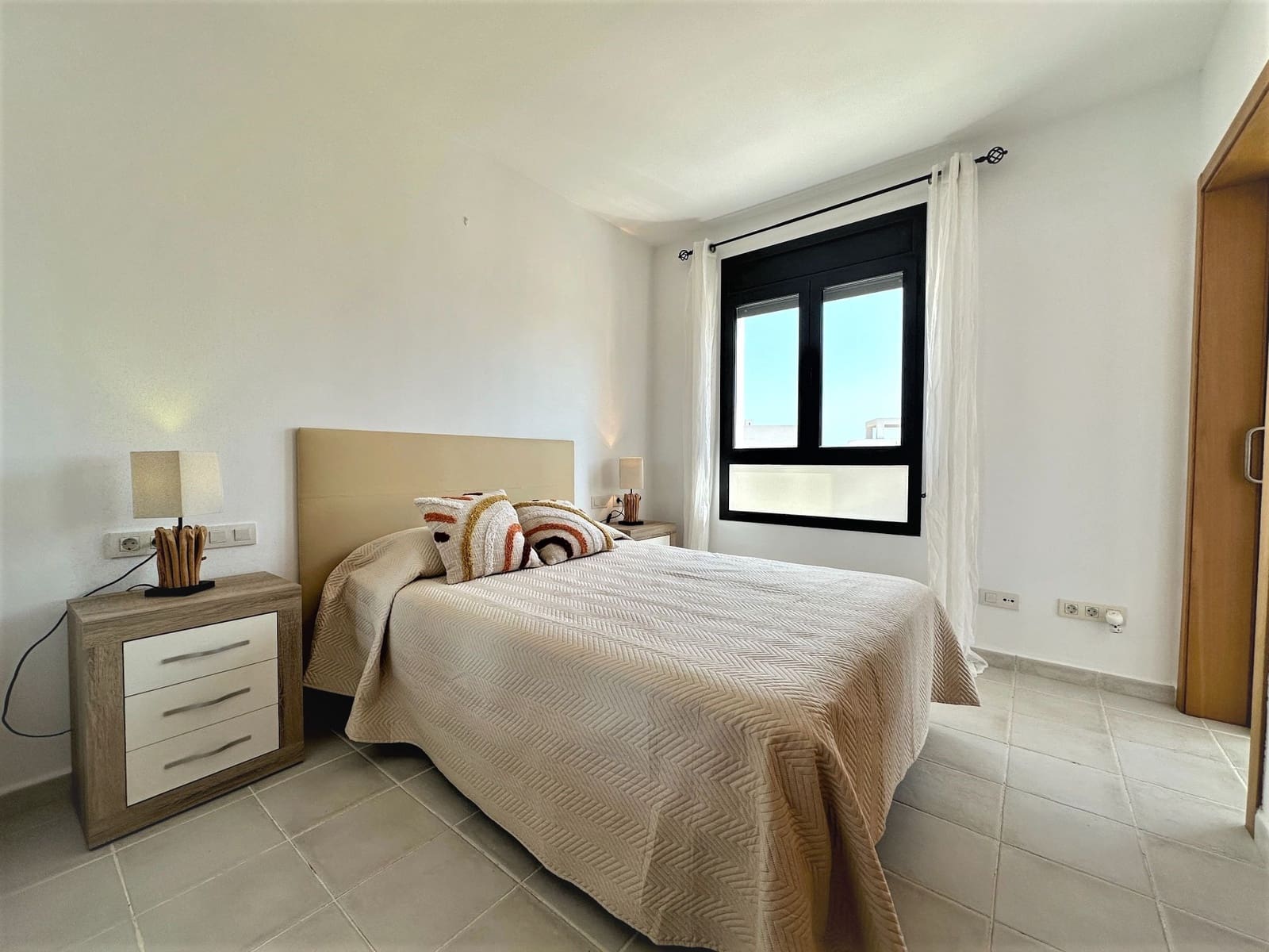 2 bedroom Penthouse for rent in Mojacar with pool garage - € 1,295 (Ref: 9603147)