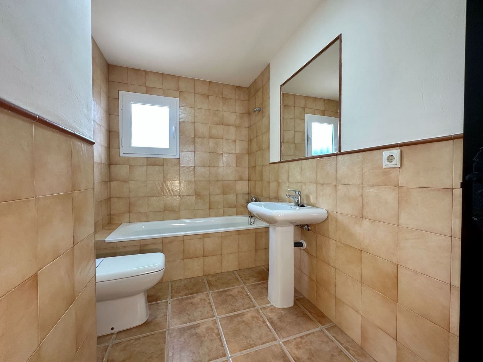 3 quarto Moradia para venda em Las Palas com piscina garagem - 315 000 € (Ref: 9603149)
