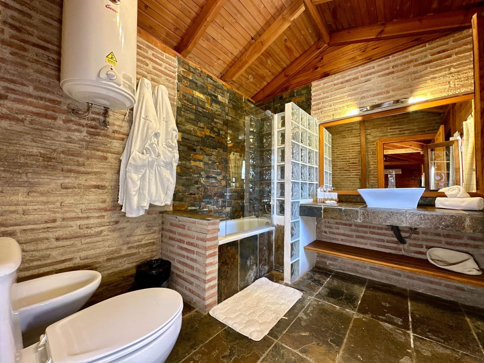 5 sypialnia Komercyjne na sprzedaż w Miasto Grenada z basenem garażem - 514 970 € (Ref: 9603150)