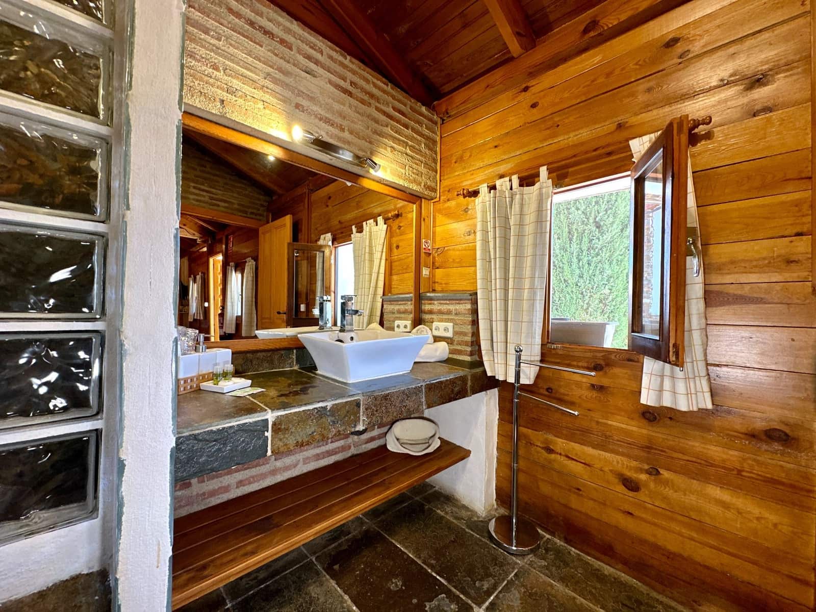 5 sypialnia Komercyjne na sprzedaż w Miasto Grenada z basenem garażem - 514 970 € (Ref: 9603150)