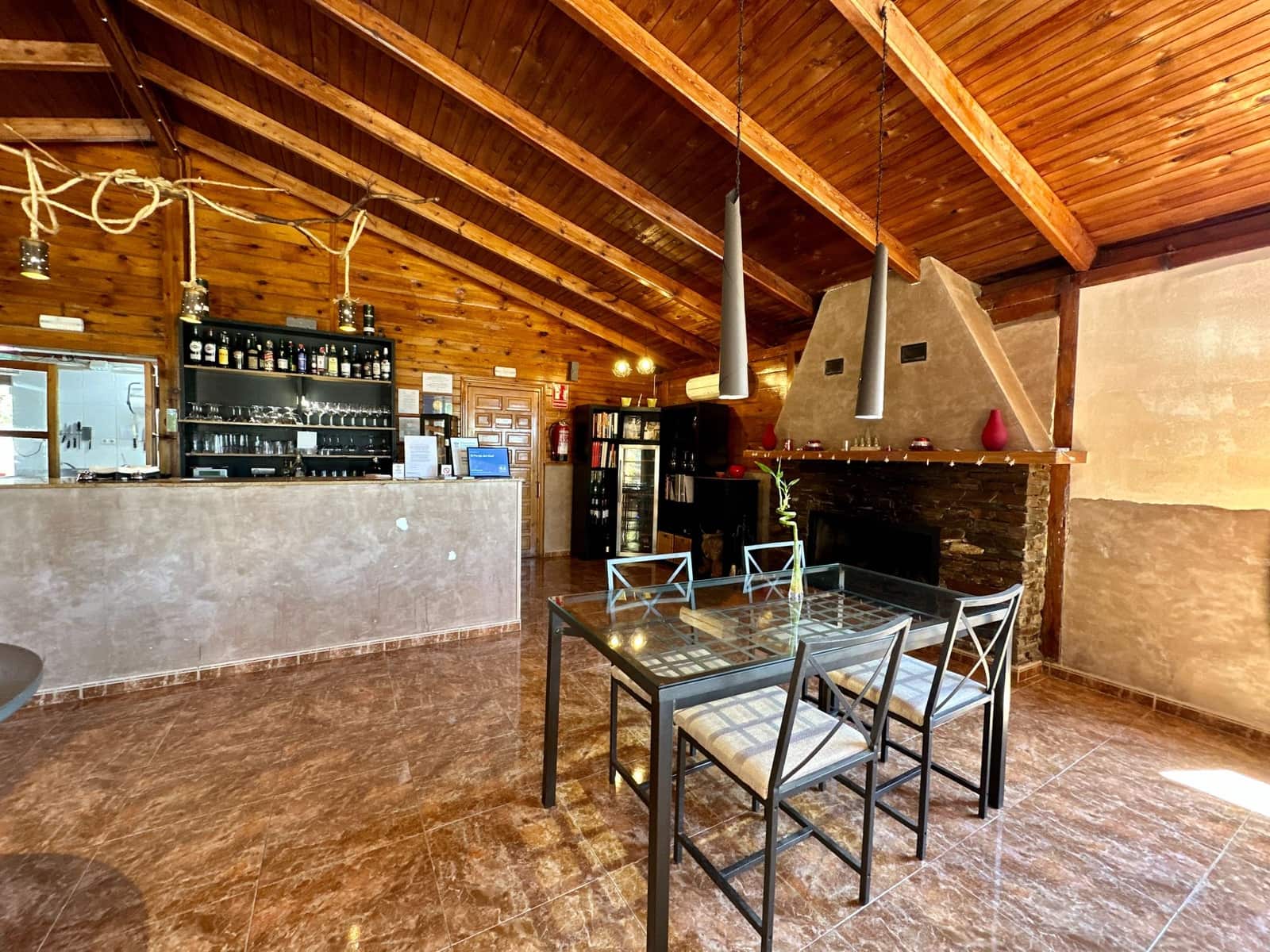 5 sypialnia Komercyjne na sprzedaż w Miasto Grenada z basenem garażem - 514 970 € (Ref: 9603150)