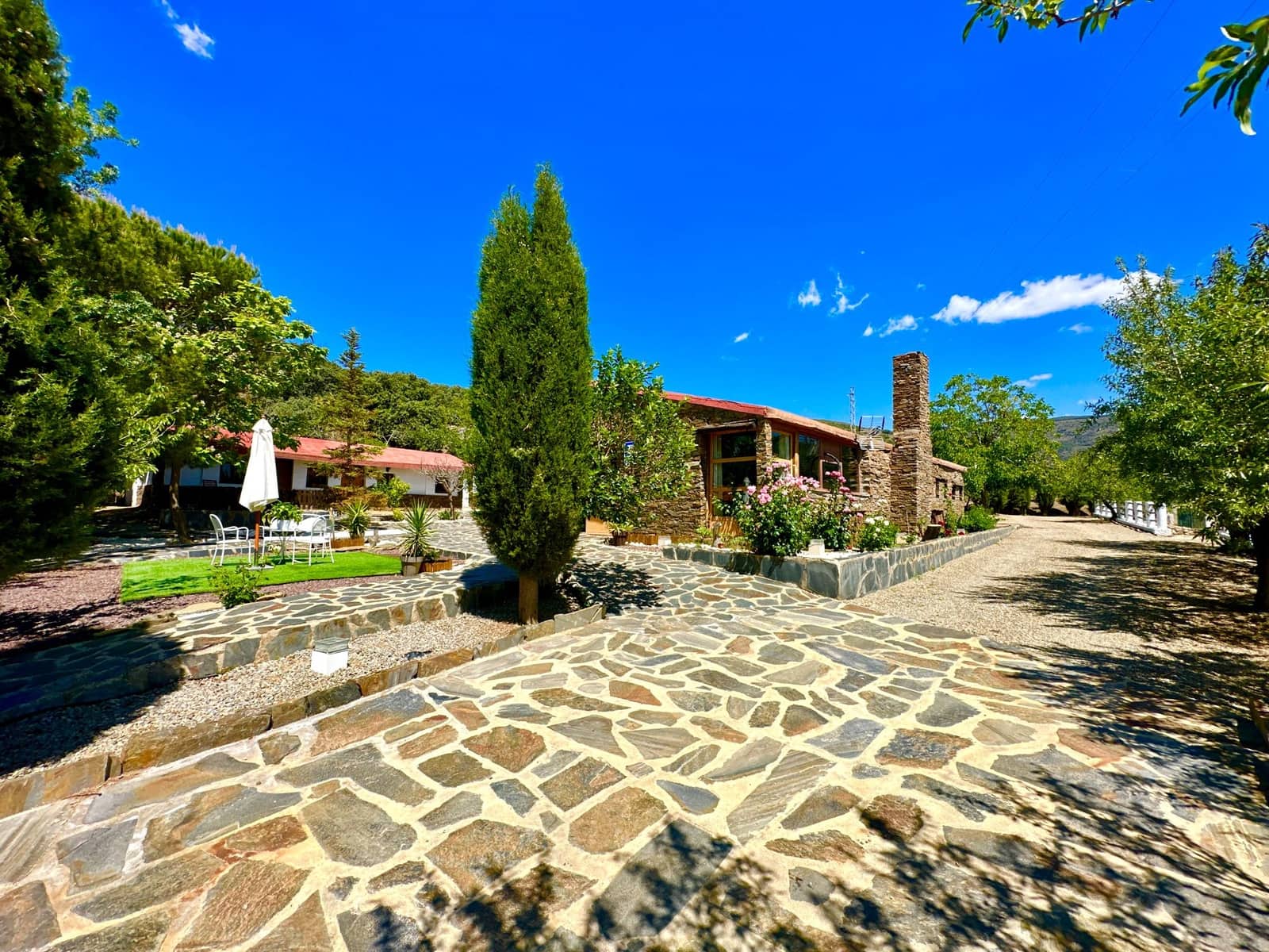 5 sypialnia Komercyjne na sprzedaż w Miasto Grenada z basenem garażem - 514 970 € (Ref: 9603150)