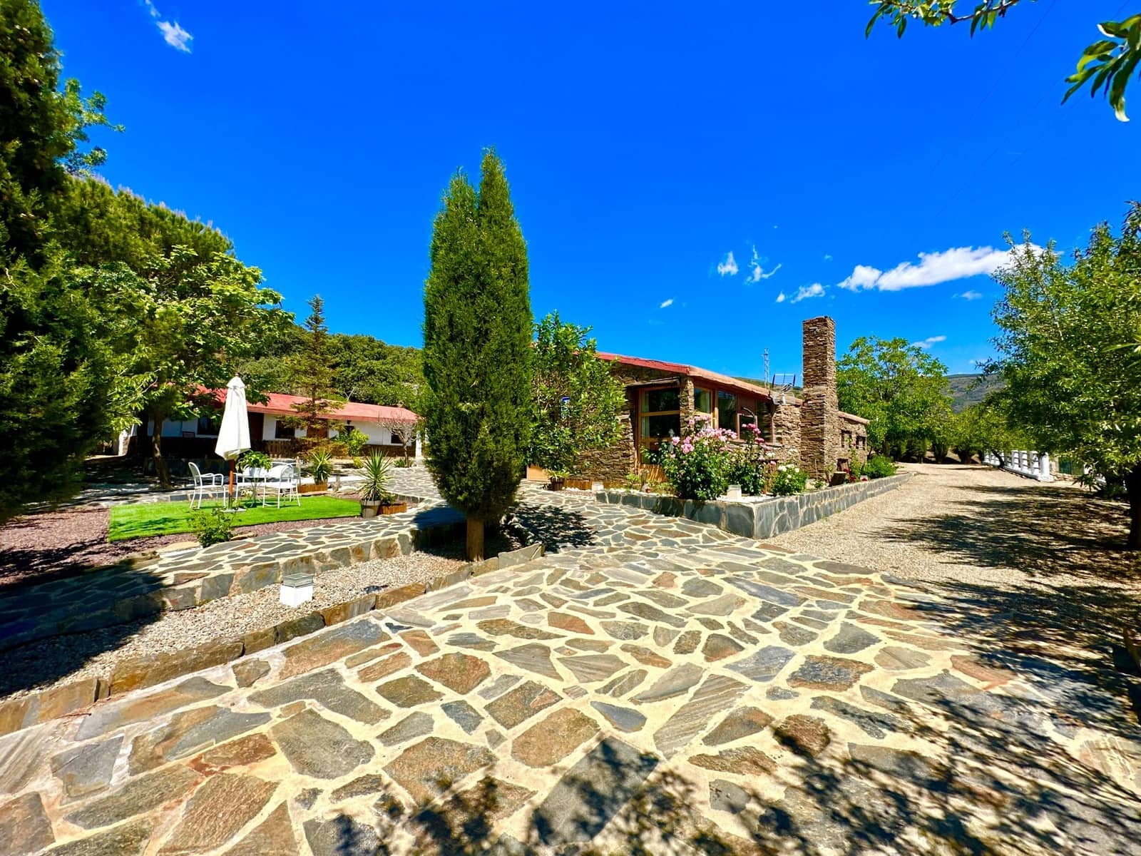 Local Comercial de 5 habitaciones en Granada ciudad en venta con piscina garaje - 514.970 € (Ref: 9603150)