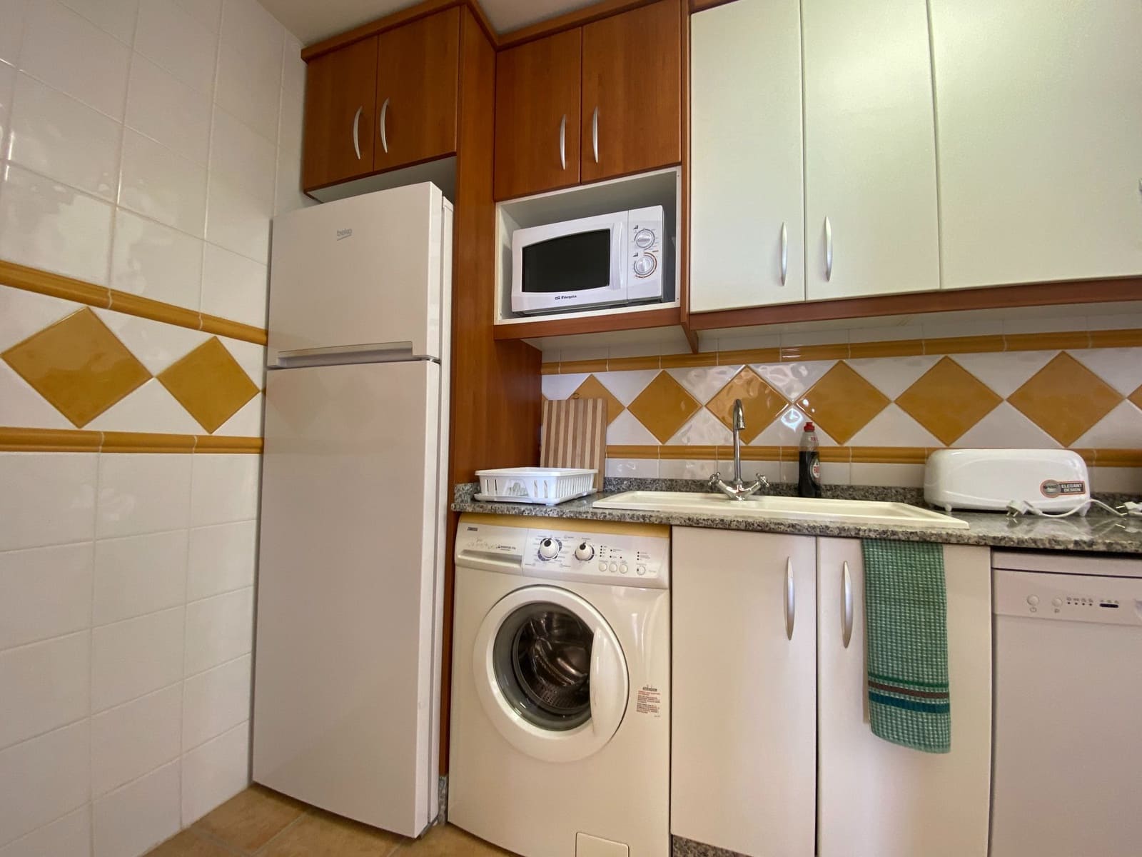 2 makuuhuone Huoneisto vuokrattavana paikassa Vera mukana uima-altaan 
autotalli - 995 € (Ref: 9603156)