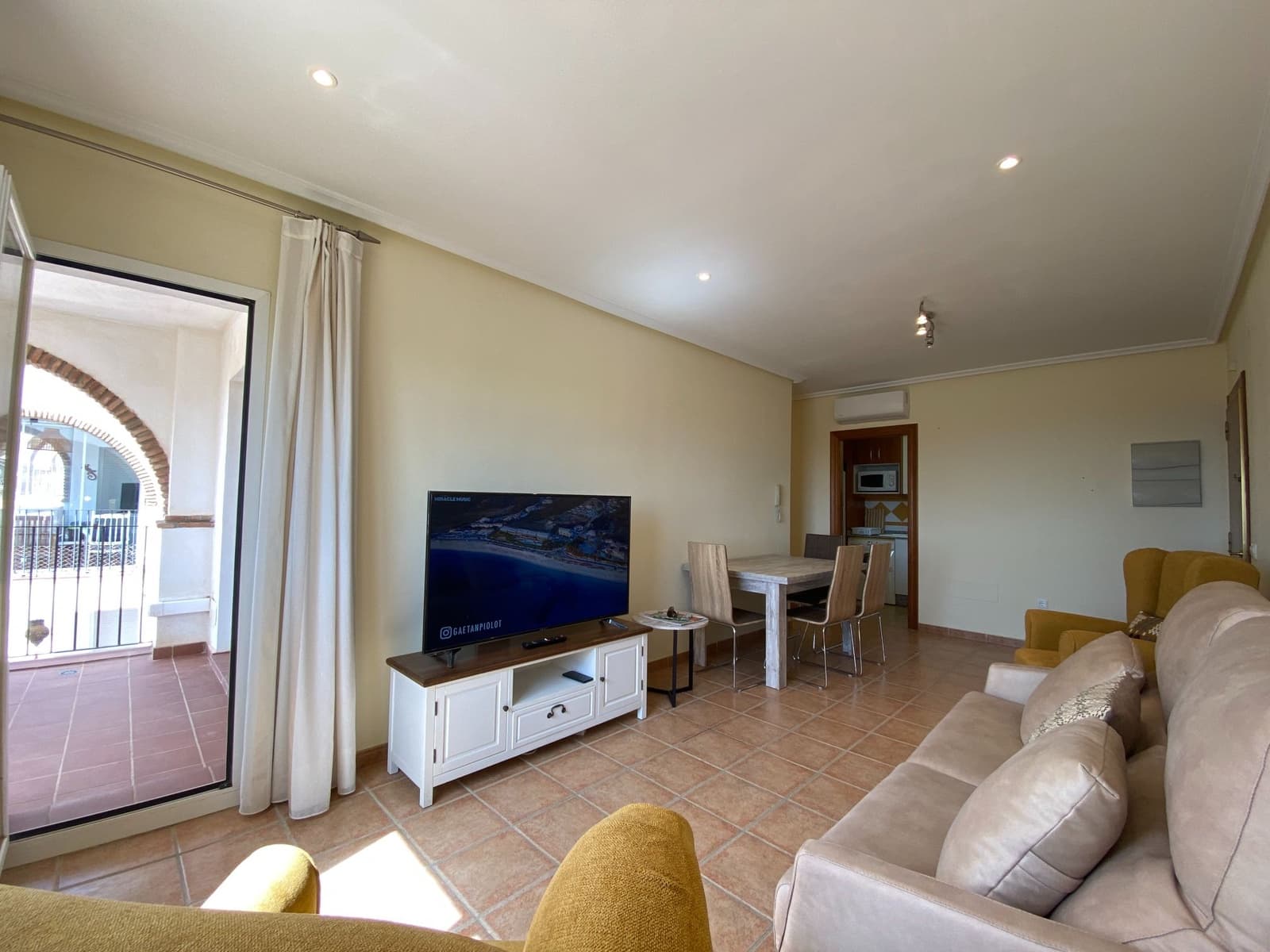 2 Zimmer Apartment zu vermieten in Vera mit Pool Garage - 995 € (Ref: 9603156)