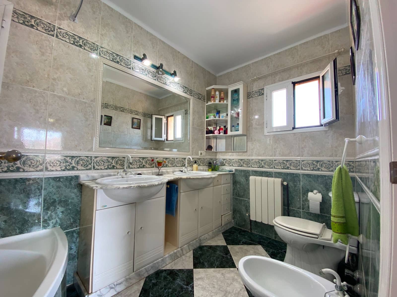 4 slaapkamer Villa te koop in Garrucha met garage - € 468.800 (Ref: 9603159)