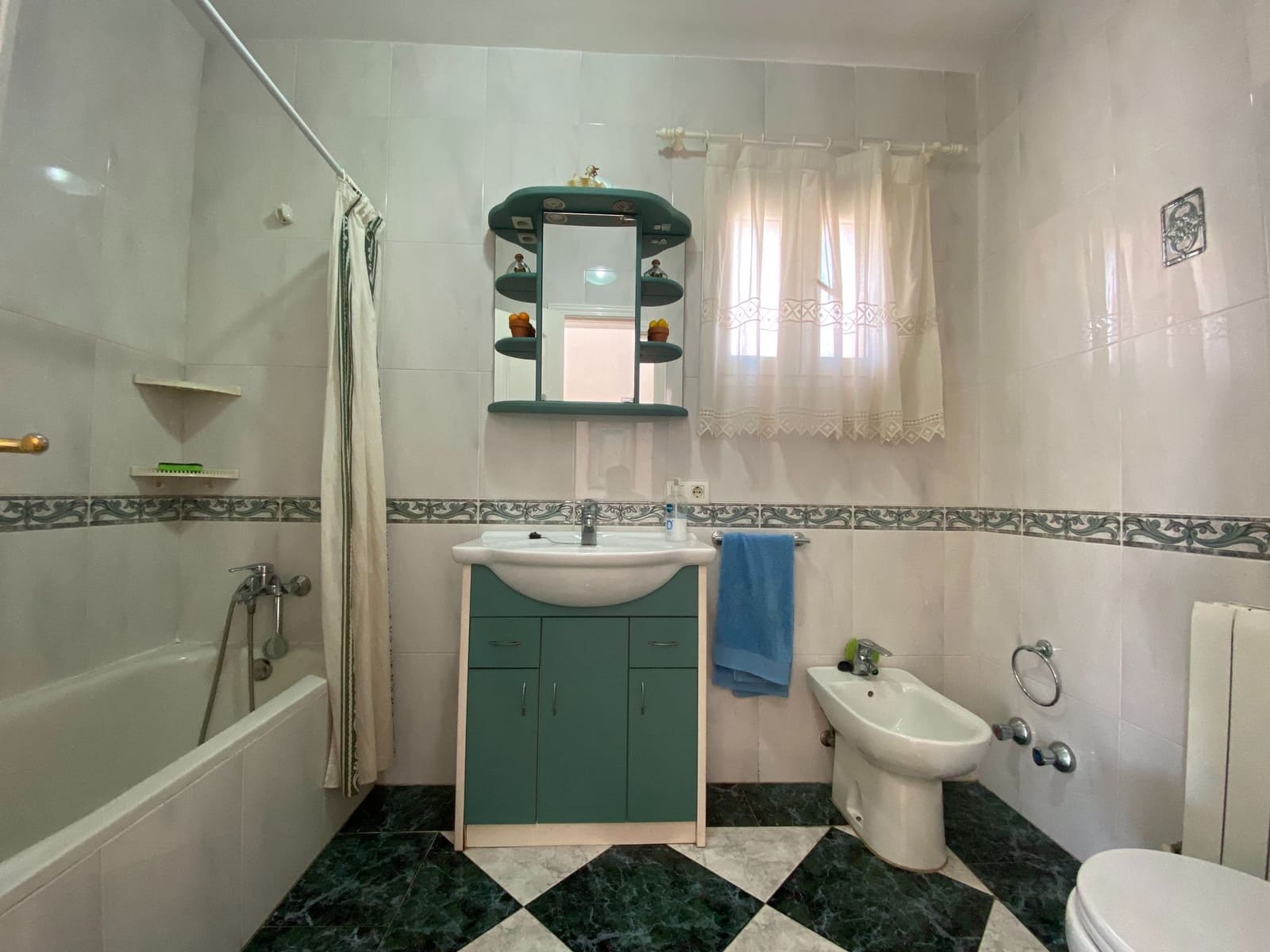 4 slaapkamer Villa te koop in Garrucha met garage - € 468.800 (Ref: 9603159)