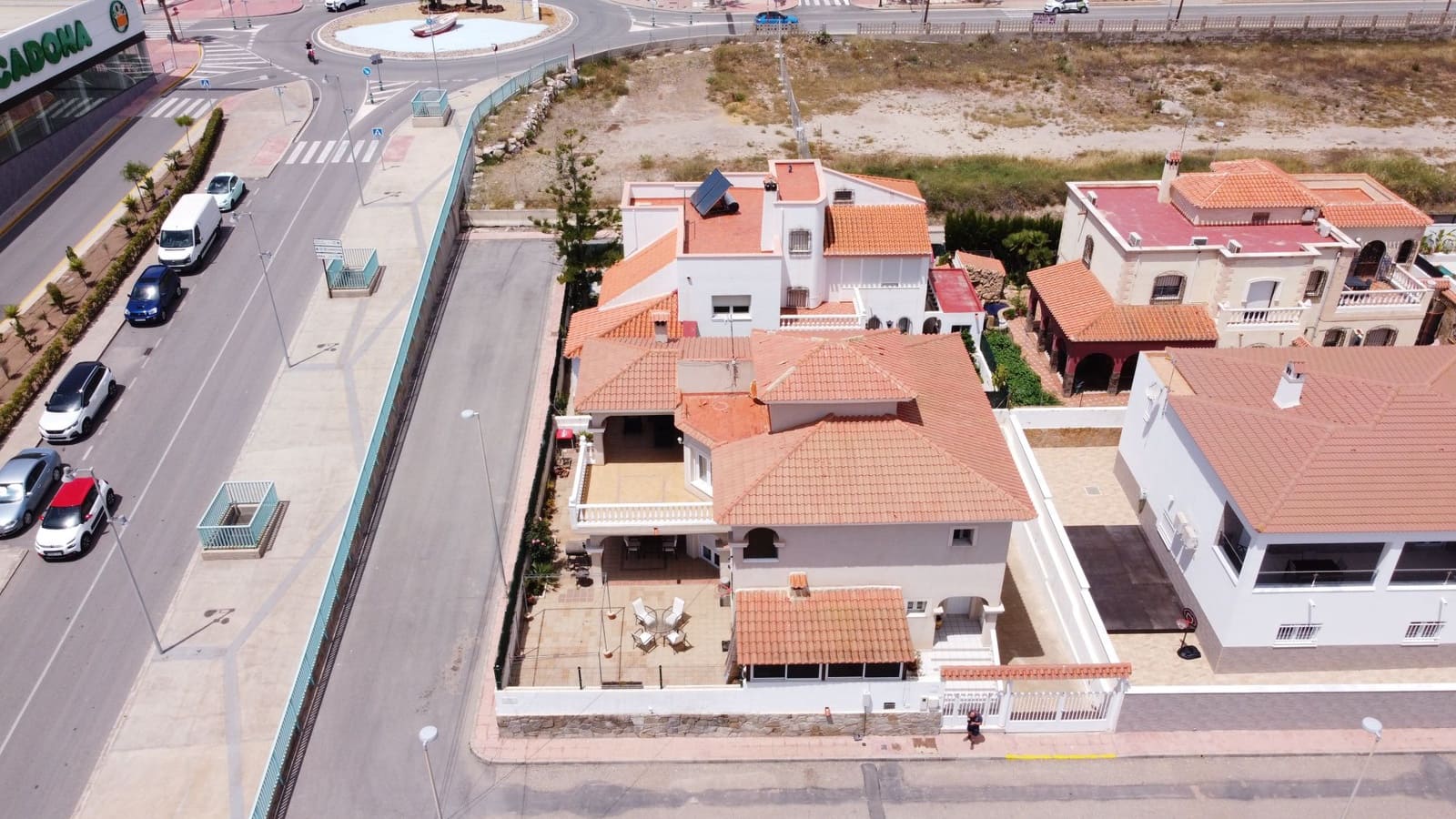 4 slaapkamer Villa te koop in Garrucha met garage - € 468.800 (Ref: 9603159)