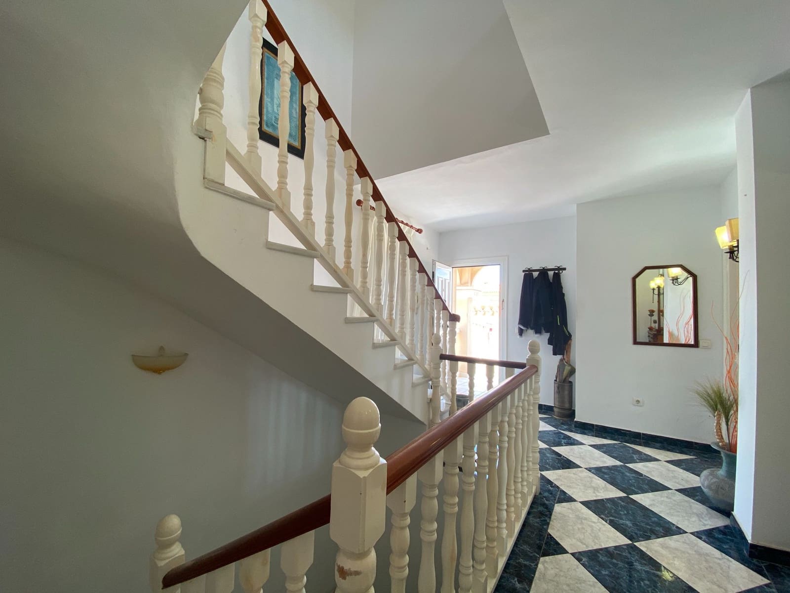 4 bedroom Villa for sale in Garrucha with garage - € 499,950 (Ref: 9603159)