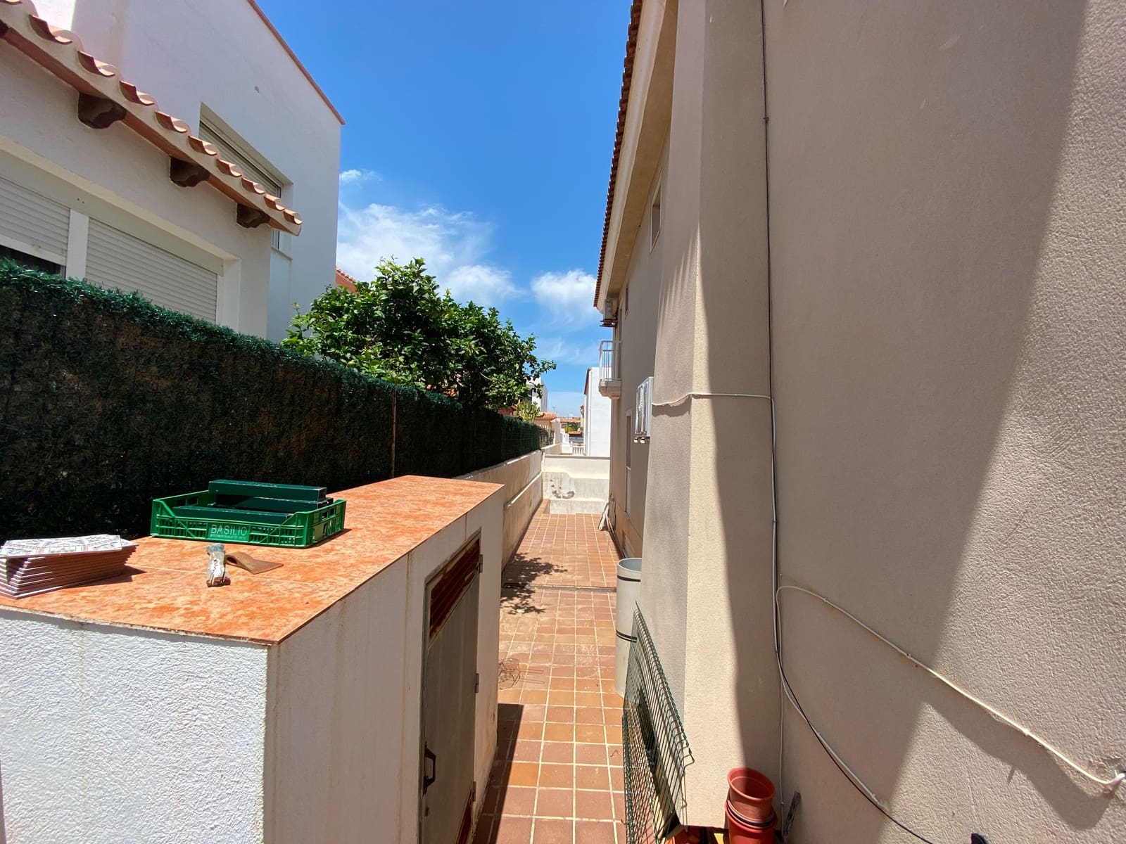 4 bedroom Villa for sale in Garrucha with garage - € 499,950 (Ref: 9603159)