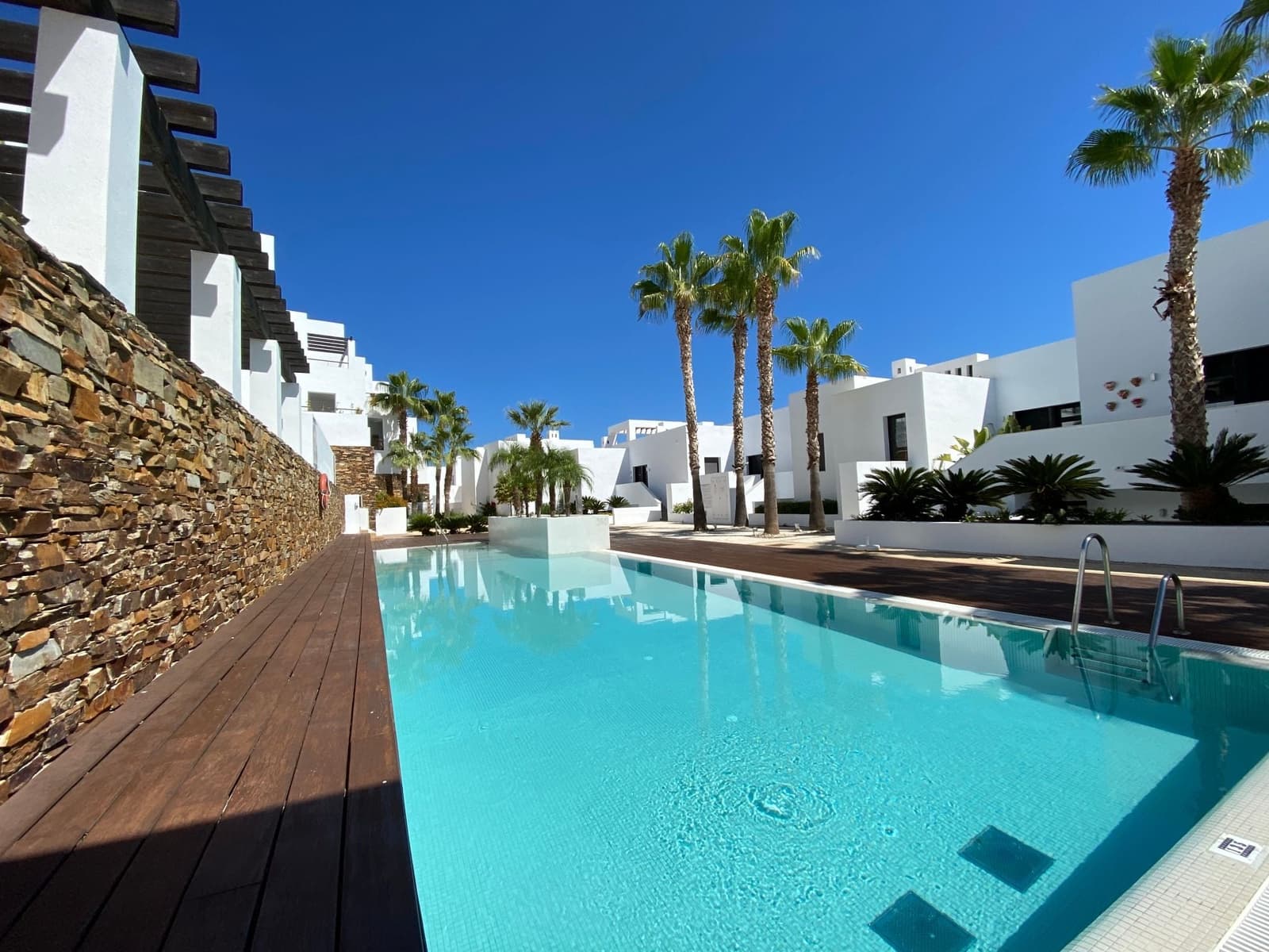 3 Zimmer Penthouse zu vermieten in Mojacar mit Pool - 1.500 € (Ref: 9603162)