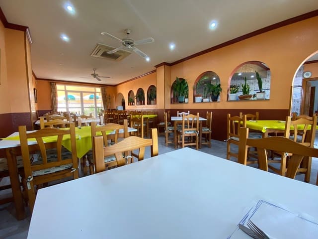 Hotel de 10 habitaciones en Turre en venta - 595.000 € (Ref: 9603163)