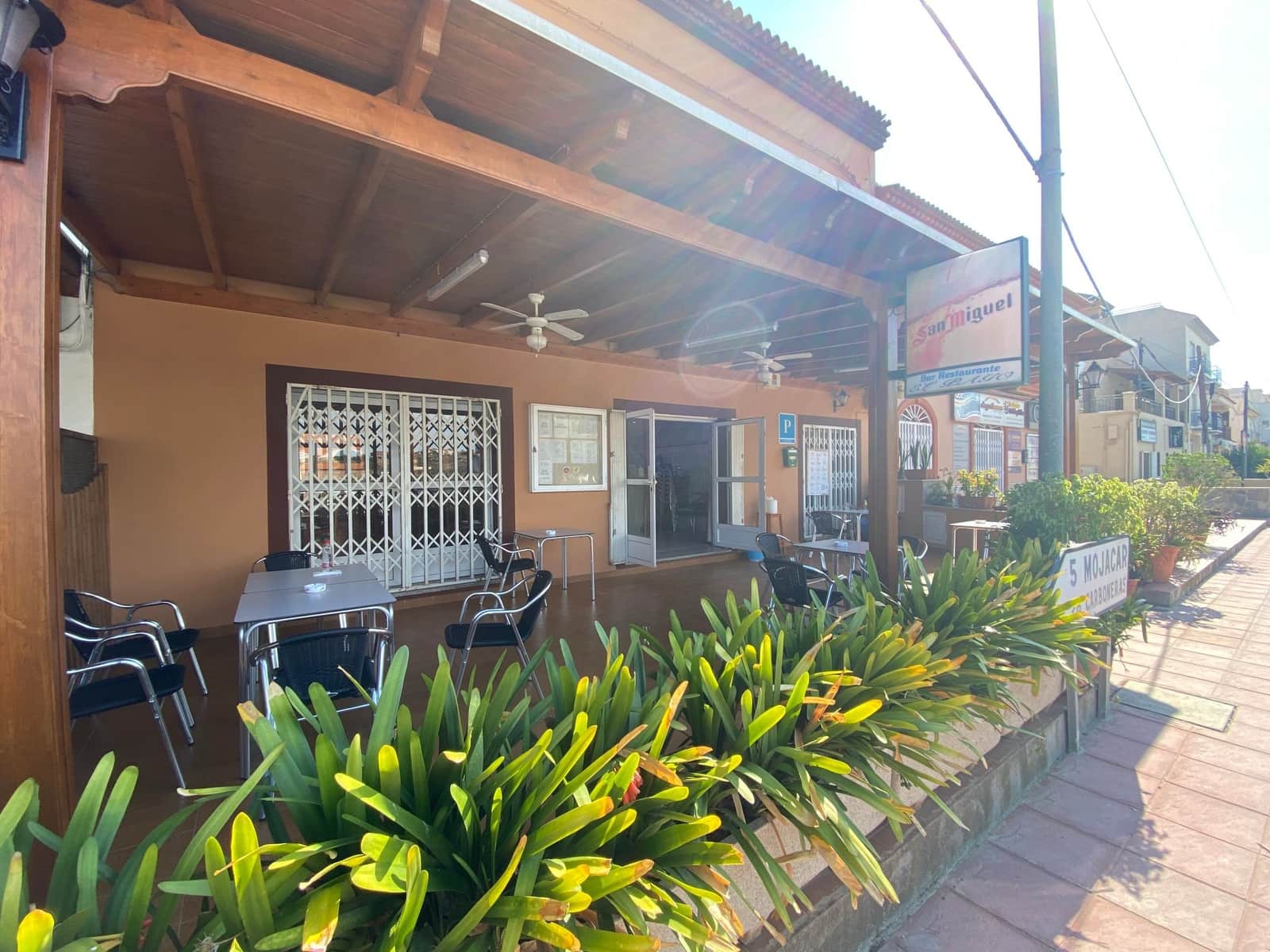 Hotel de 10 habitaciones en Turre en venta - 595.000 € (Ref: 9603163)