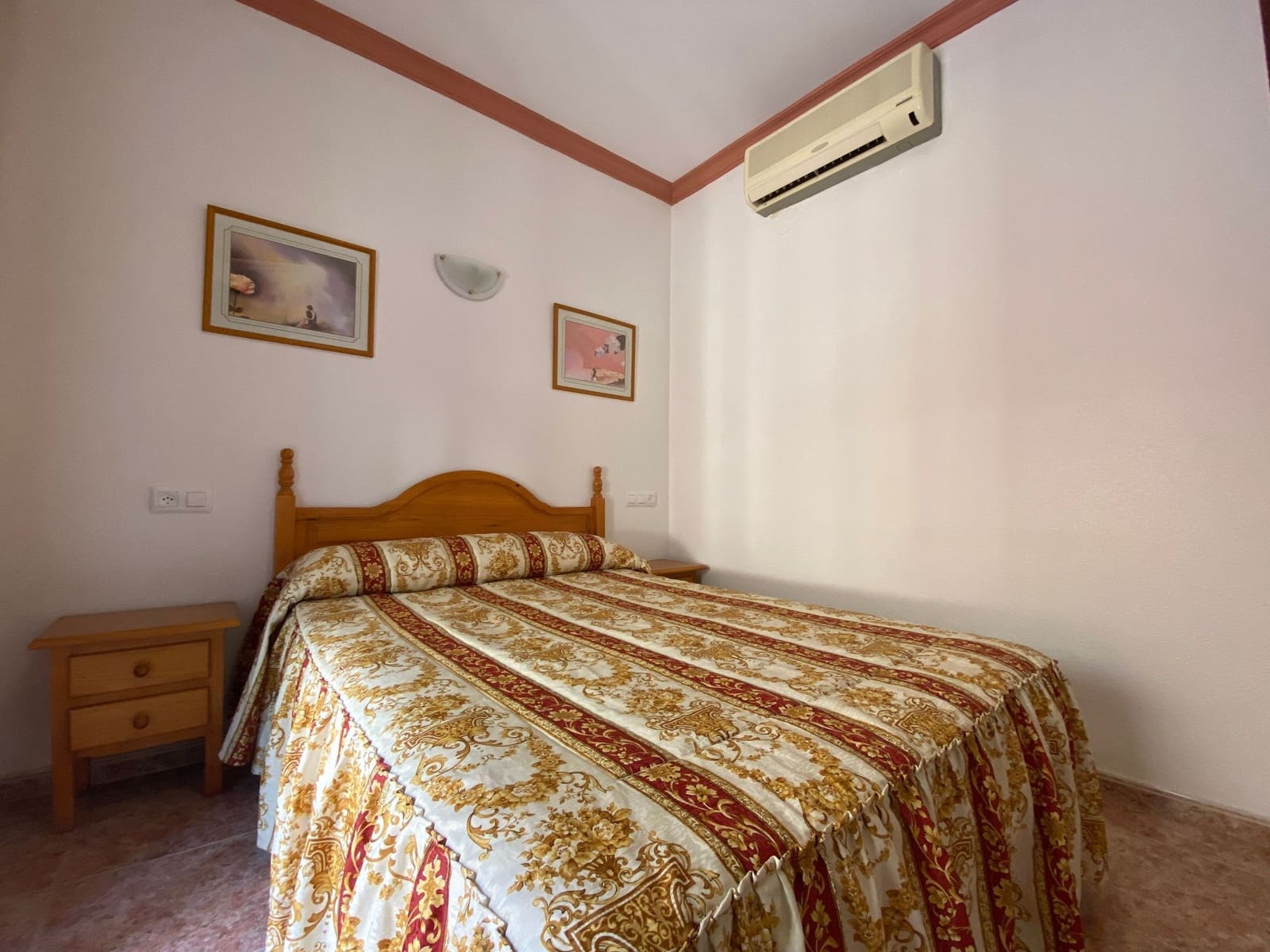 Hotel de 10 habitaciones en Turre en venta - 595.000 € (Ref: 9603163)