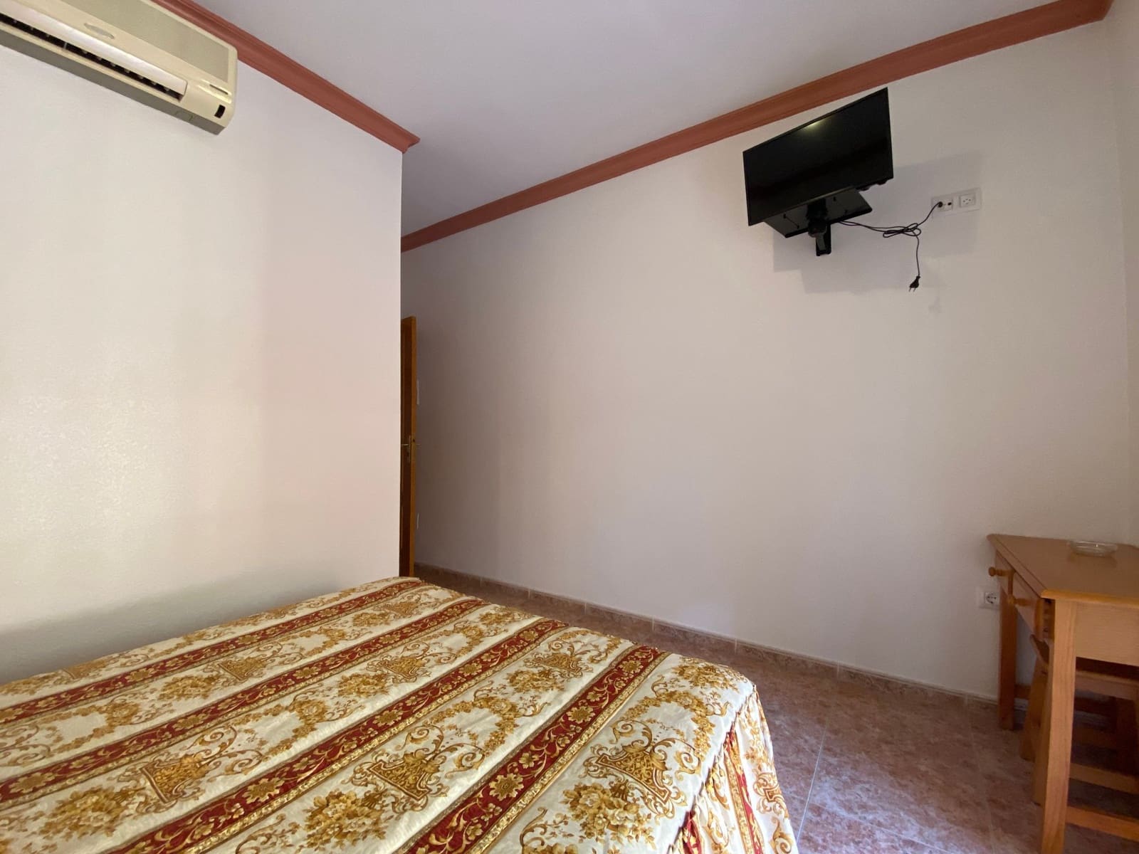 Hotel de 10 habitaciones en Turre en venta - 595.000 € (Ref: 9603163)