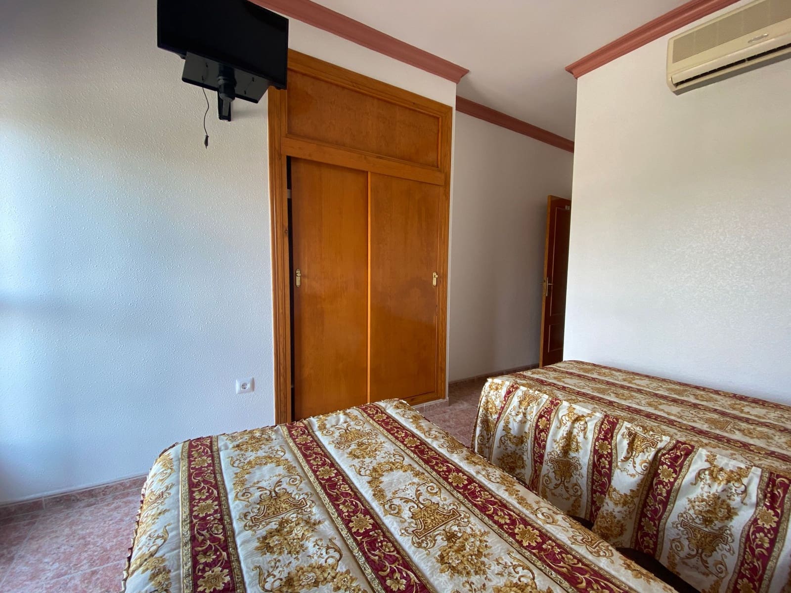 Hotel de 10 habitaciones en Turre en venta - 595.000 € (Ref: 9603163)