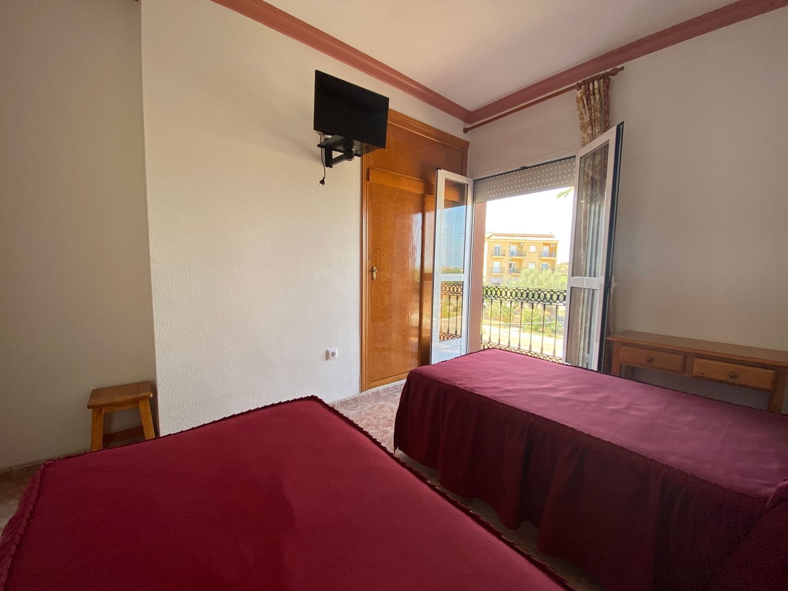 Hotel de 10 habitaciones en Turre en venta - 595.000 € (Ref: 9603163)