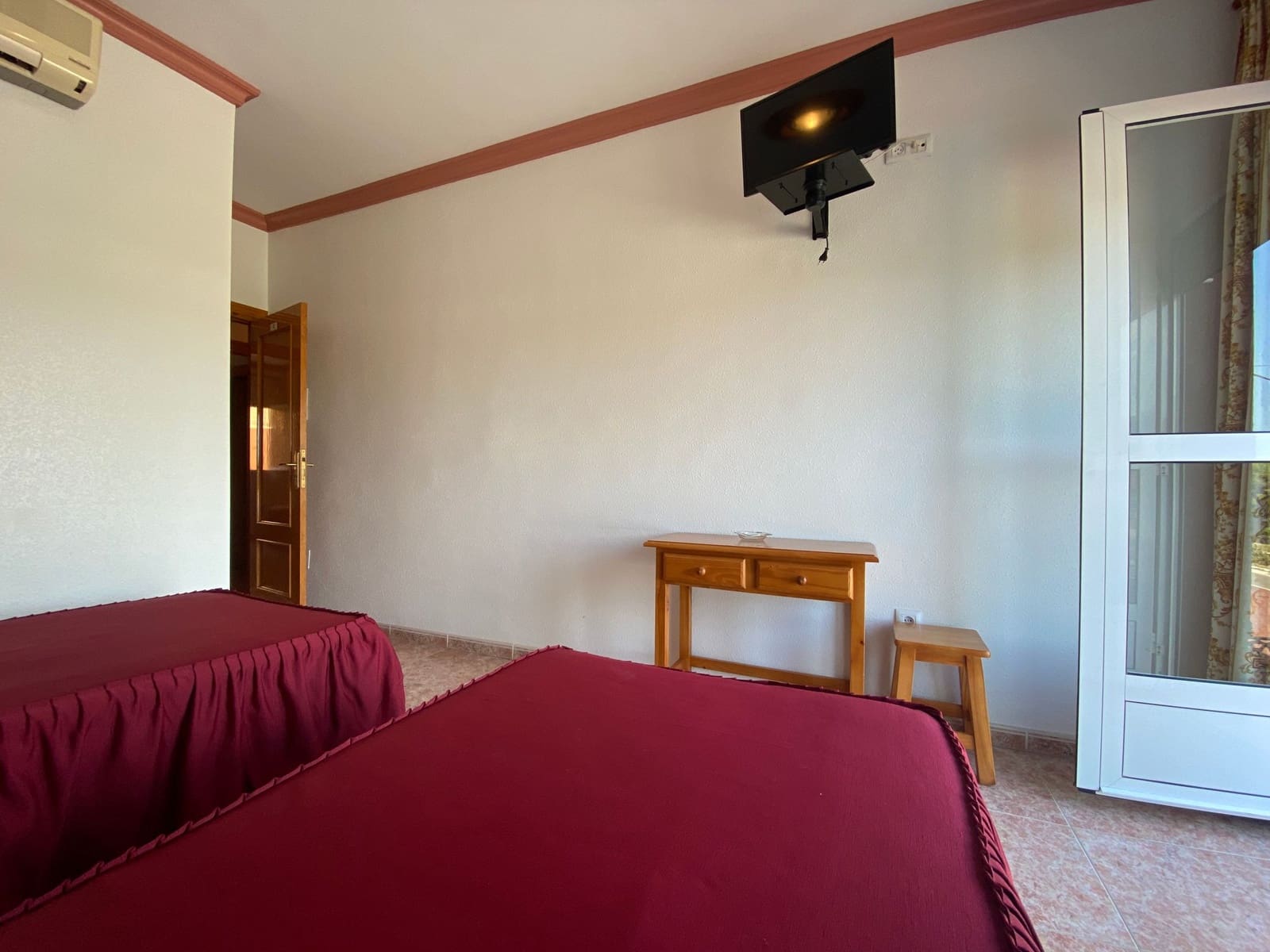 Hotel de 10 habitaciones en Turre en venta - 595.000 € (Ref: 9603163)