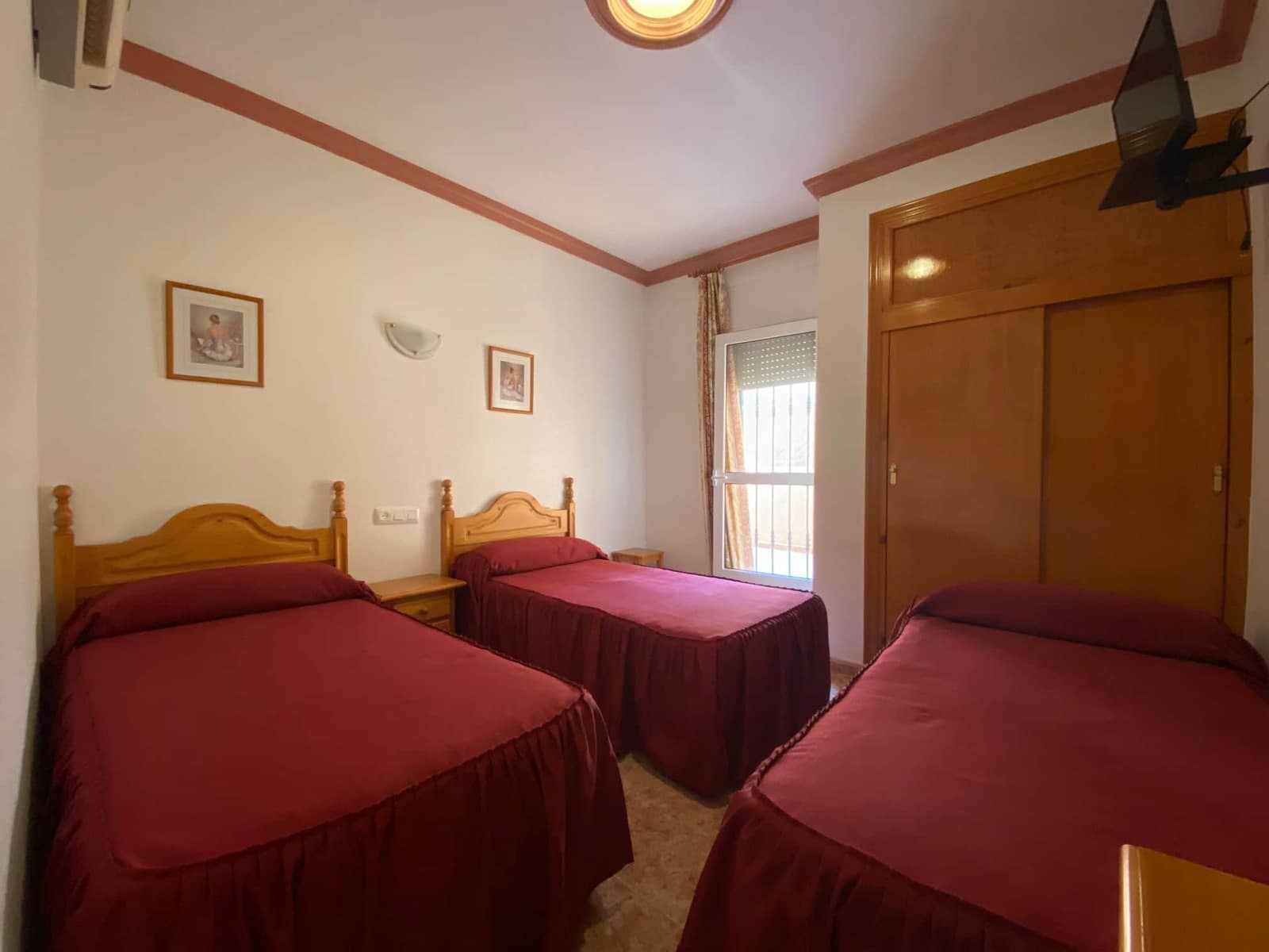 Hotel de 10 habitaciones en Turre en venta - 595.000 € (Ref: 9603163)