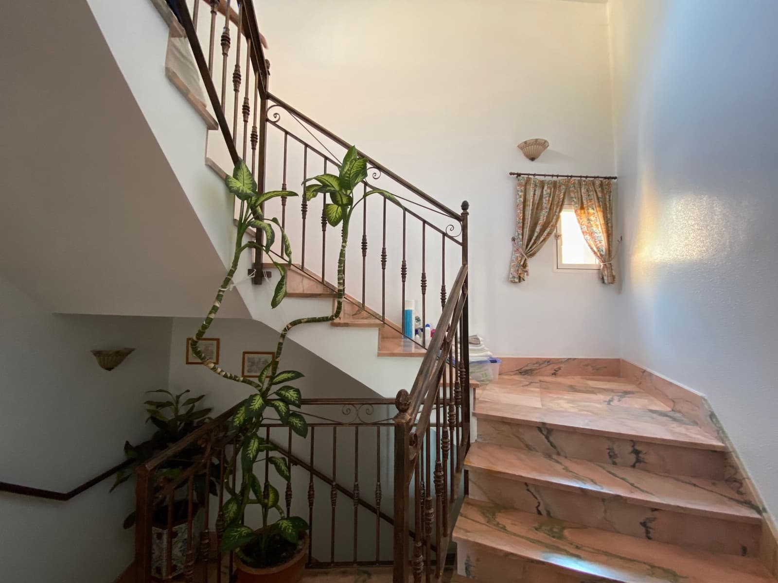 Hotel de 10 habitaciones en Turre en venta - 595.000 € (Ref: 9603163)