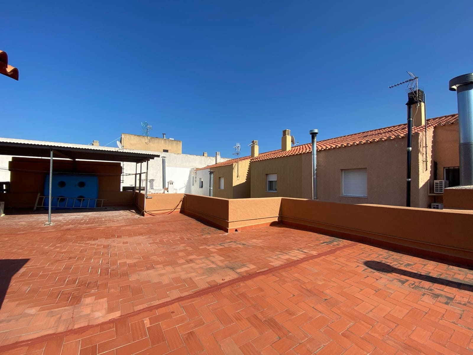 Hotel de 10 habitaciones en Turre en venta - 595.000 € (Ref: 9603163)