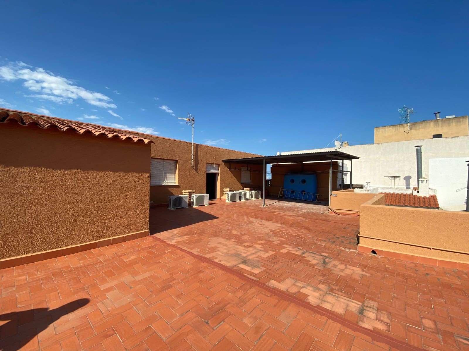 Hotel de 10 habitaciones en Turre en venta - 595.000 € (Ref: 9603163)