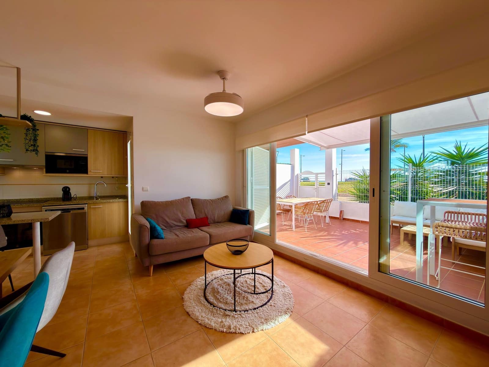 3 slaapkamer Strandappartement te huur in Mojacar met zwembad garage - € 1.350 (Ref: 9603168)