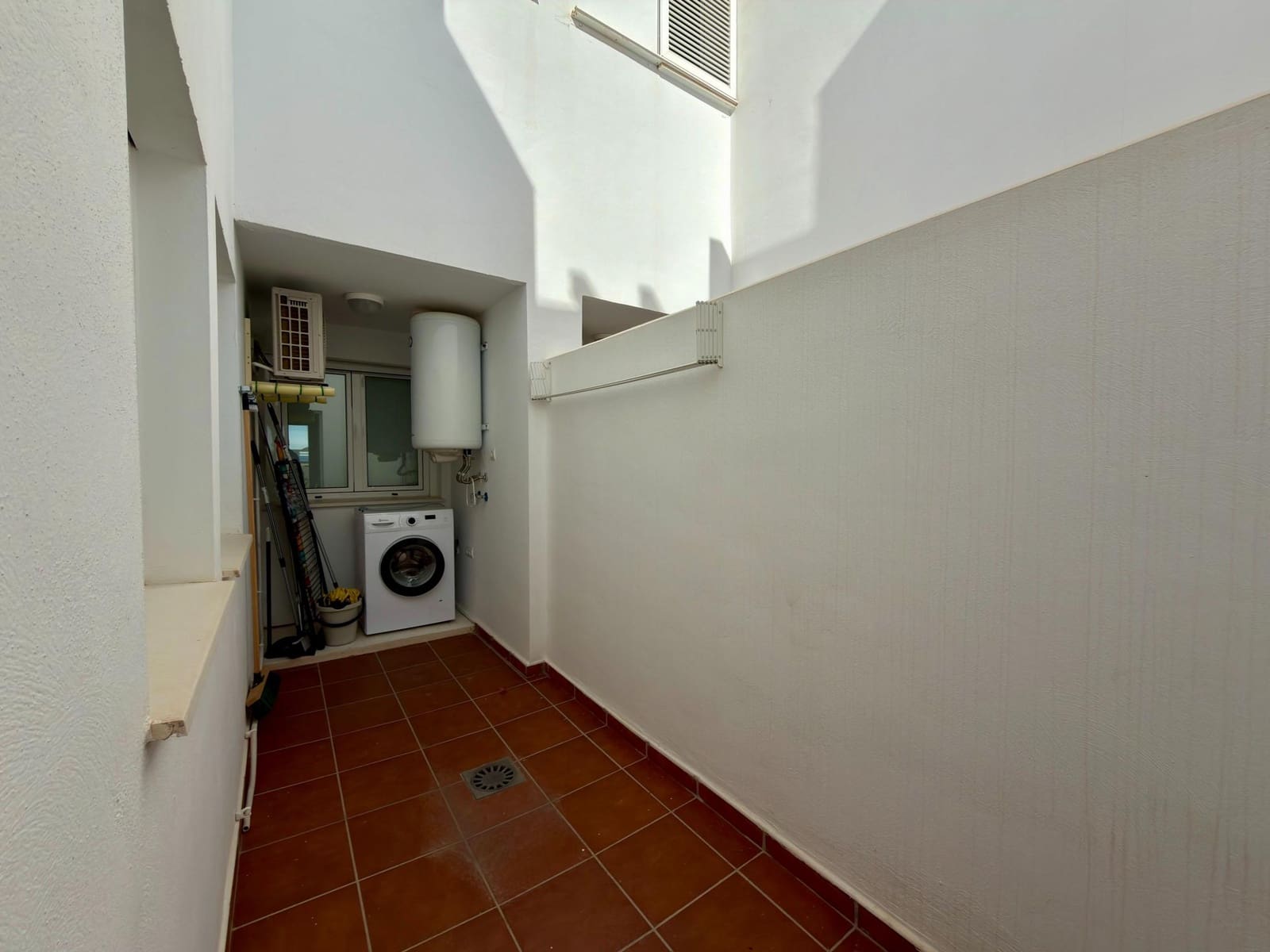 3 slaapkamer Strandappartement te huur in Mojacar met zwembad garage - € 1.350 (Ref: 9603168)