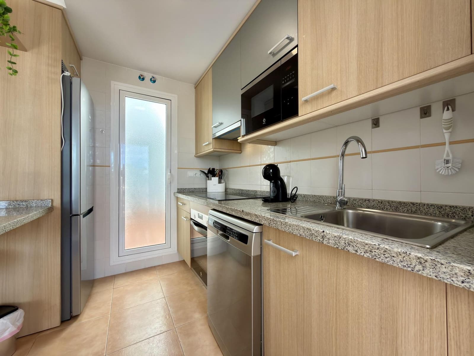 3 slaapkamer Strandappartement te huur in Mojacar met zwembad garage - € 1.350 (Ref: 9603168)