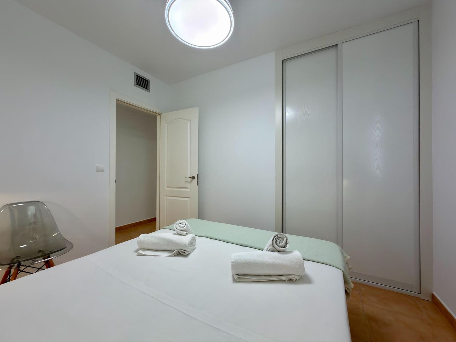 3 slaapkamer Strandappartement te huur in Mojacar met zwembad garage - € 1.350 (Ref: 9603168)